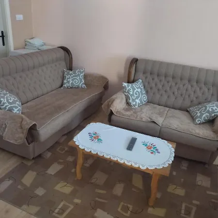 Rada Smestaj * Kremna