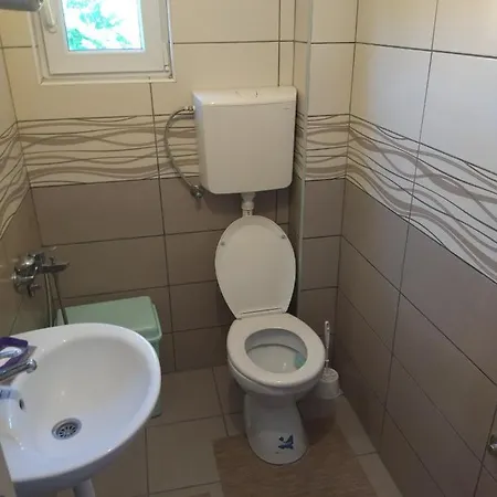 Rada Smestaj Kremna